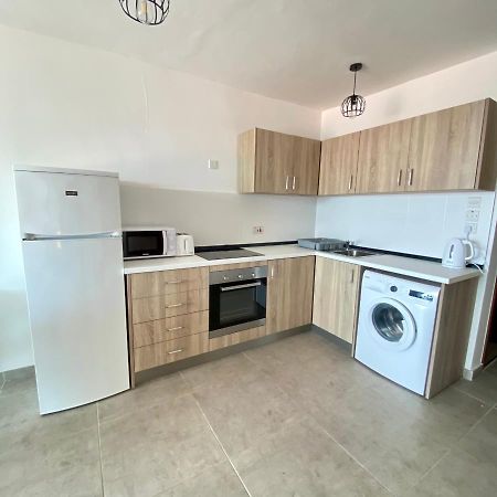 F1 2 St Julians, Private Room, Bathroom & Living Shared Saint Julian's Bagian luar foto
